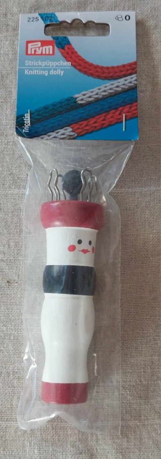 punnickpopje in hout met 4 pinnen= prym  225102