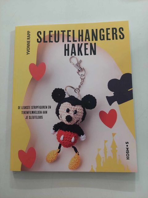 sleutelhangers haken met leuke stripfiguren