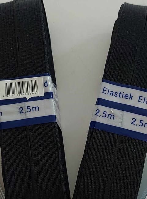zwarte knoopsgaten elastiek 2.5cm/breed 2.5m