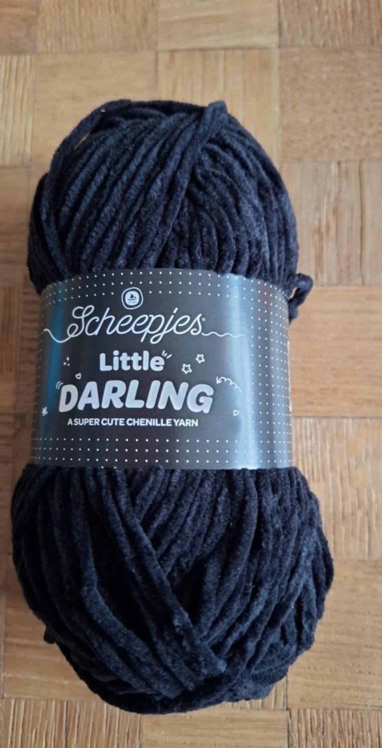 410 little darling Scheepjes zwart