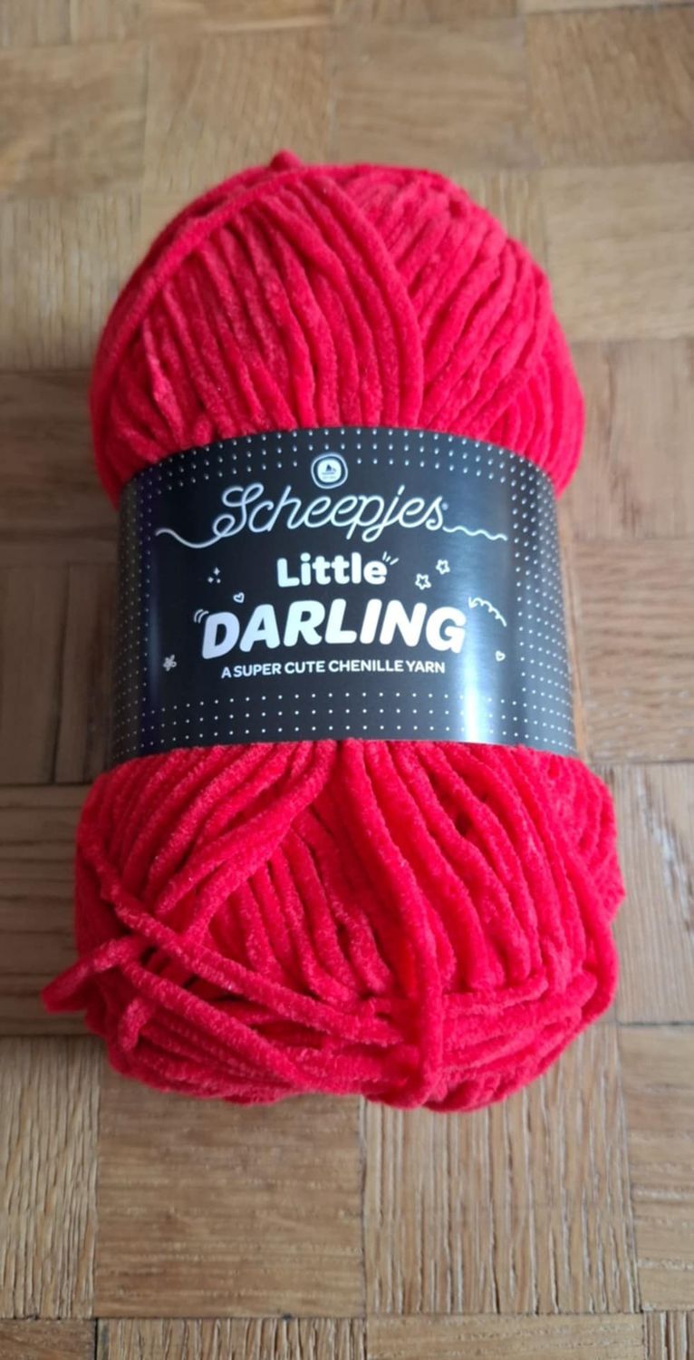 427 little darling scheepjes rood