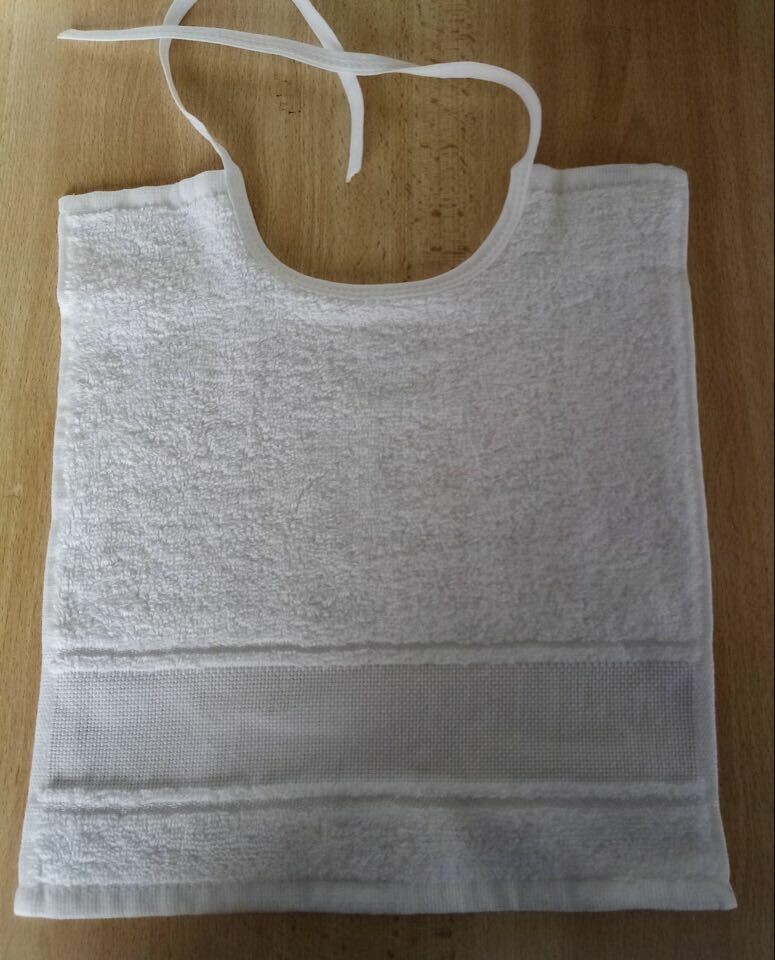 wit Slabbetje met aidaboord en knooplint - wit