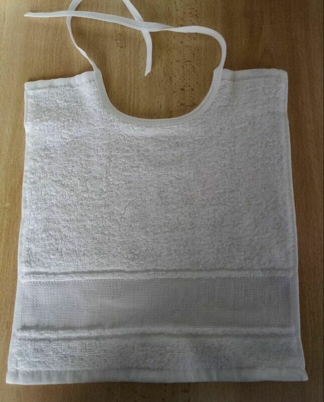 wit Slabbetje met aidaboord en knooplint - wit