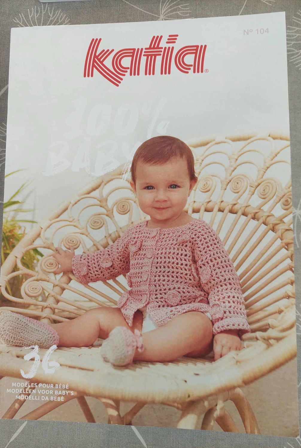 104 katia brei of haakboek voor baby