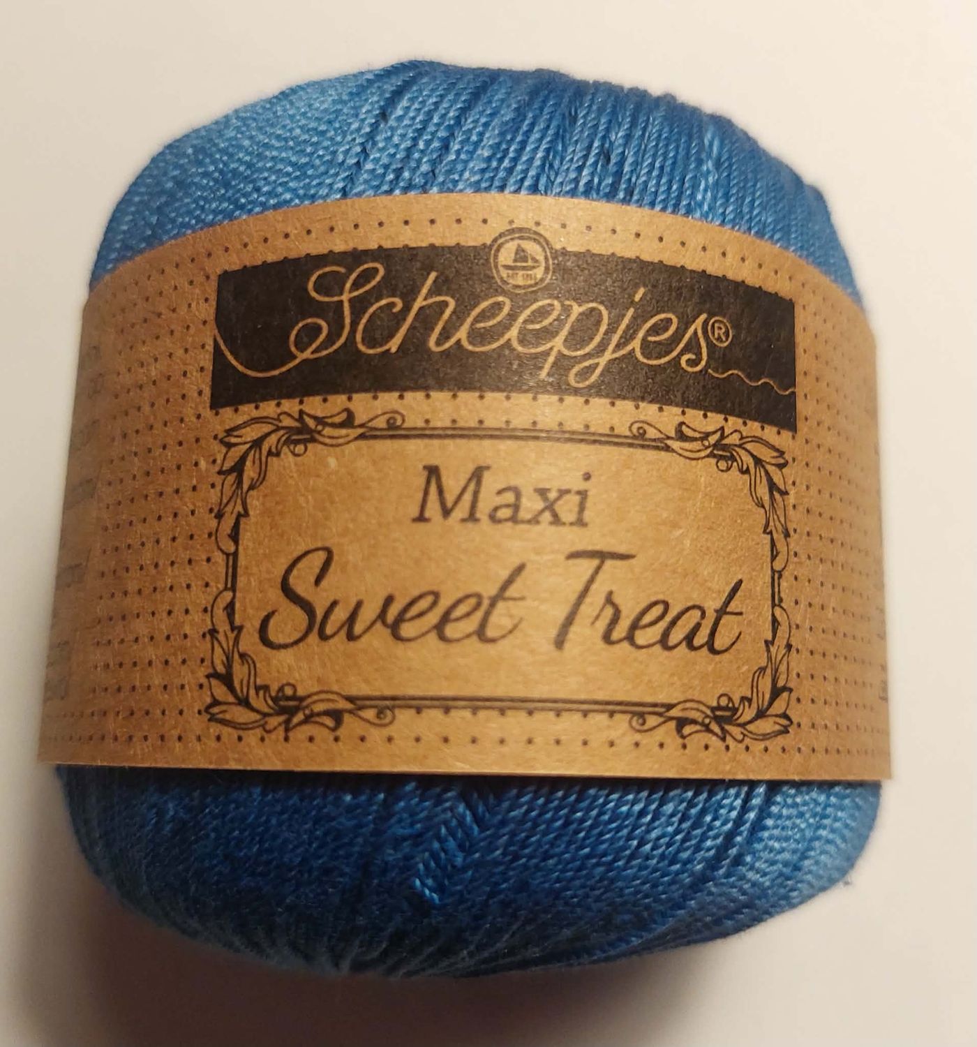 261 maxi sweet treat scheepjes= bol van 25 gr