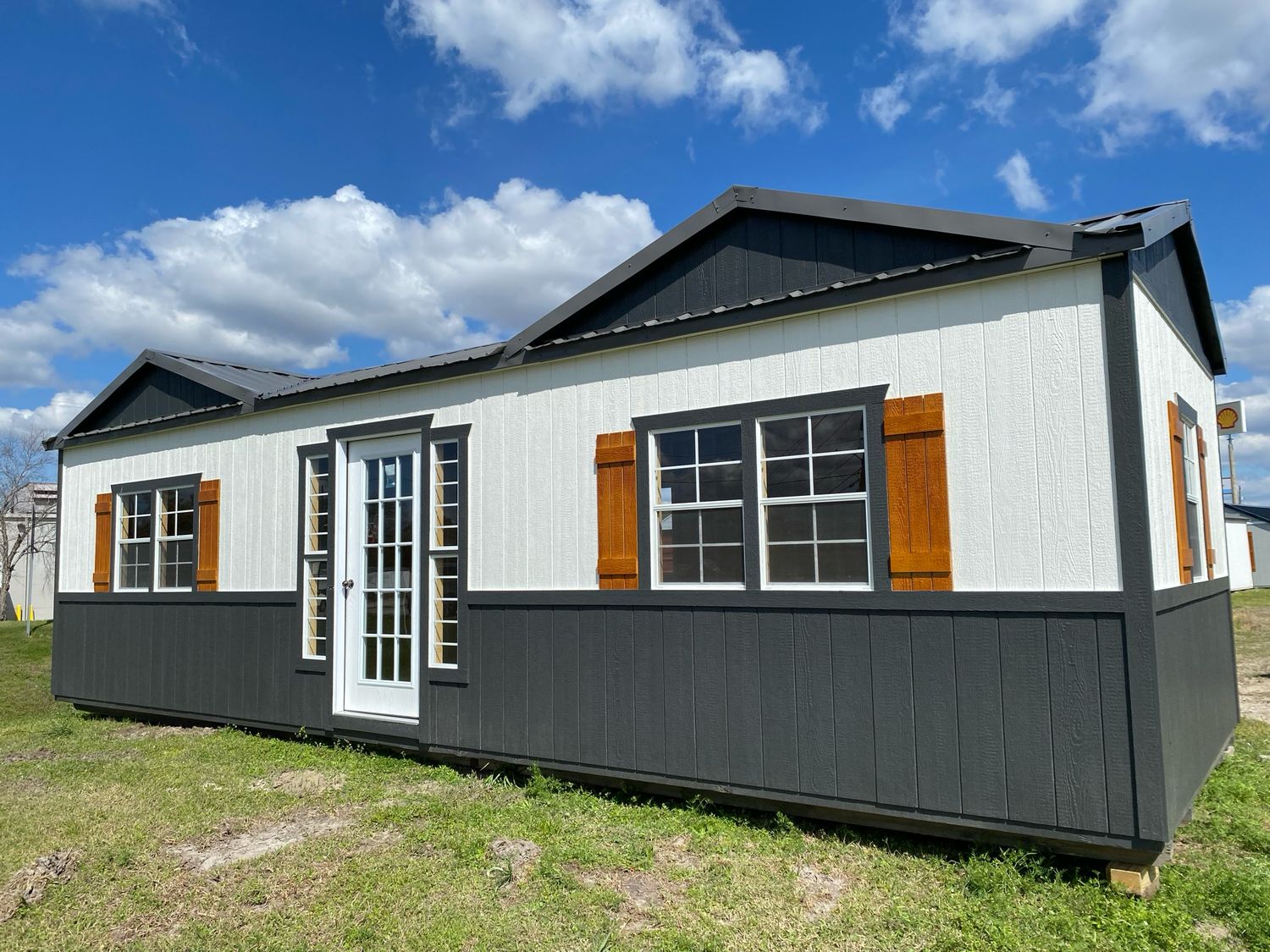 12' x 32' Utility Shed