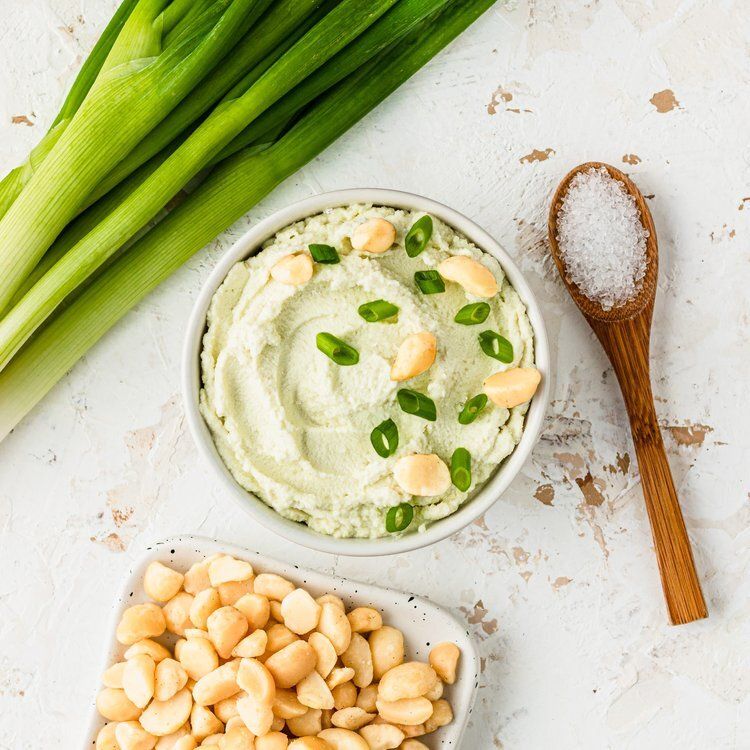 Edible Peace, Macnut Dairy-Free 'Cream Cheese' - Green Onion (6.7 Oz.) Edible Peace, Macnut Dairy-Free 'Cream Cheese' - Green Onion (6.7 Oz.)