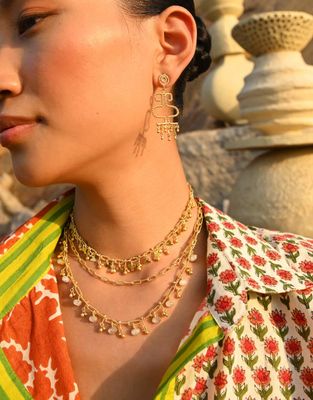 Amphora Earrings Small - Gold Beads
