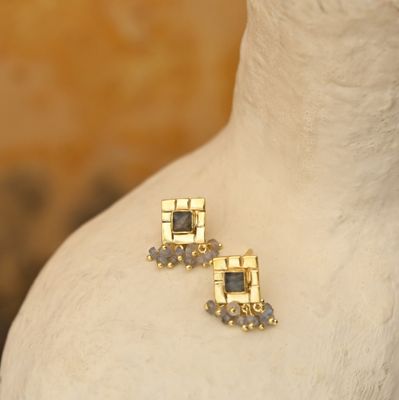 Aurea Stud Earrings Small - White Moonstone