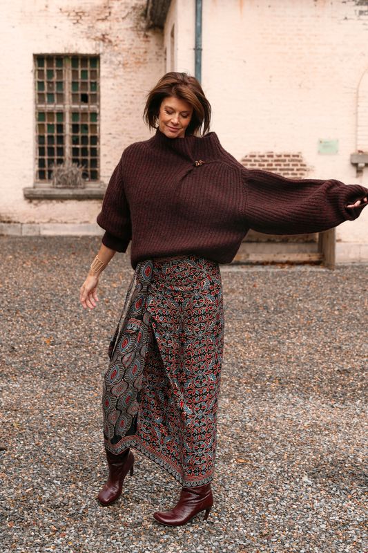 The Ioanna Skirt - Black with red and blue print