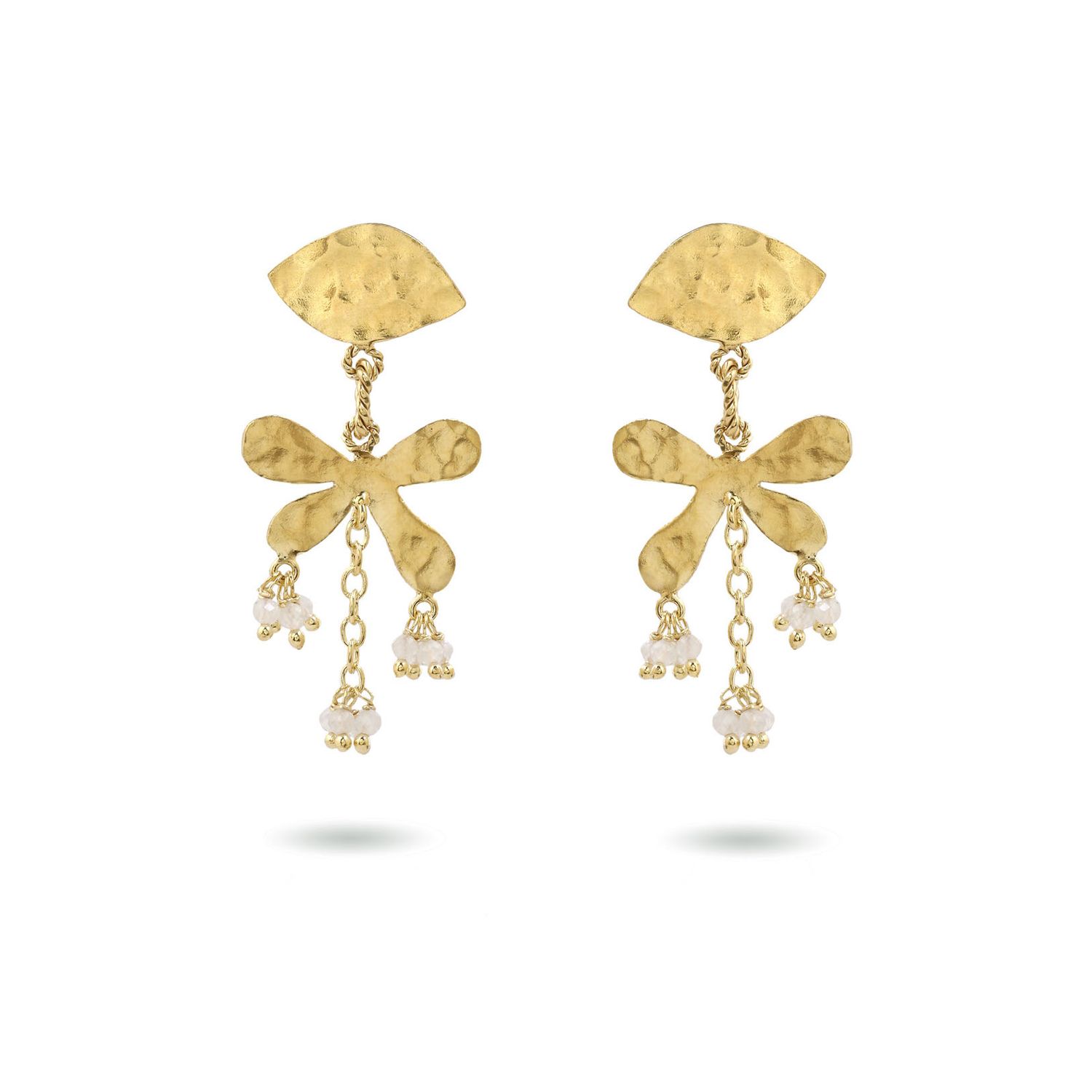 Product shot of small flower earrings with amethyst by Belgian Christine Bekaert handcrafted statement jewelry 