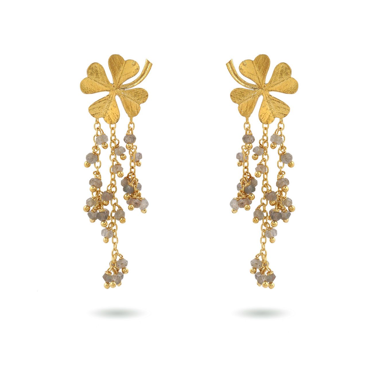 Product shot of small clover earrings with amethyst by Belgian Christine Bekaert handcrafted statement jewelry 