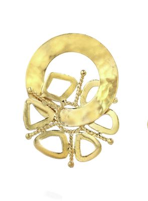 Product shot of large circular brooch by Belgian Christine Bekaert handcrafted statement jewelry