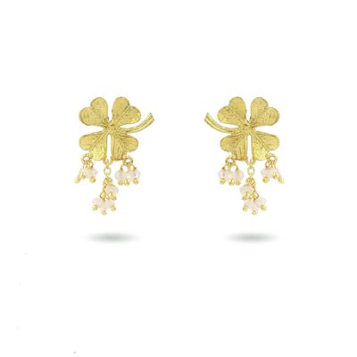 Product shot of small clover earrings with labradorite by Belgian Christine Bekaert handcrafted statement jewelry