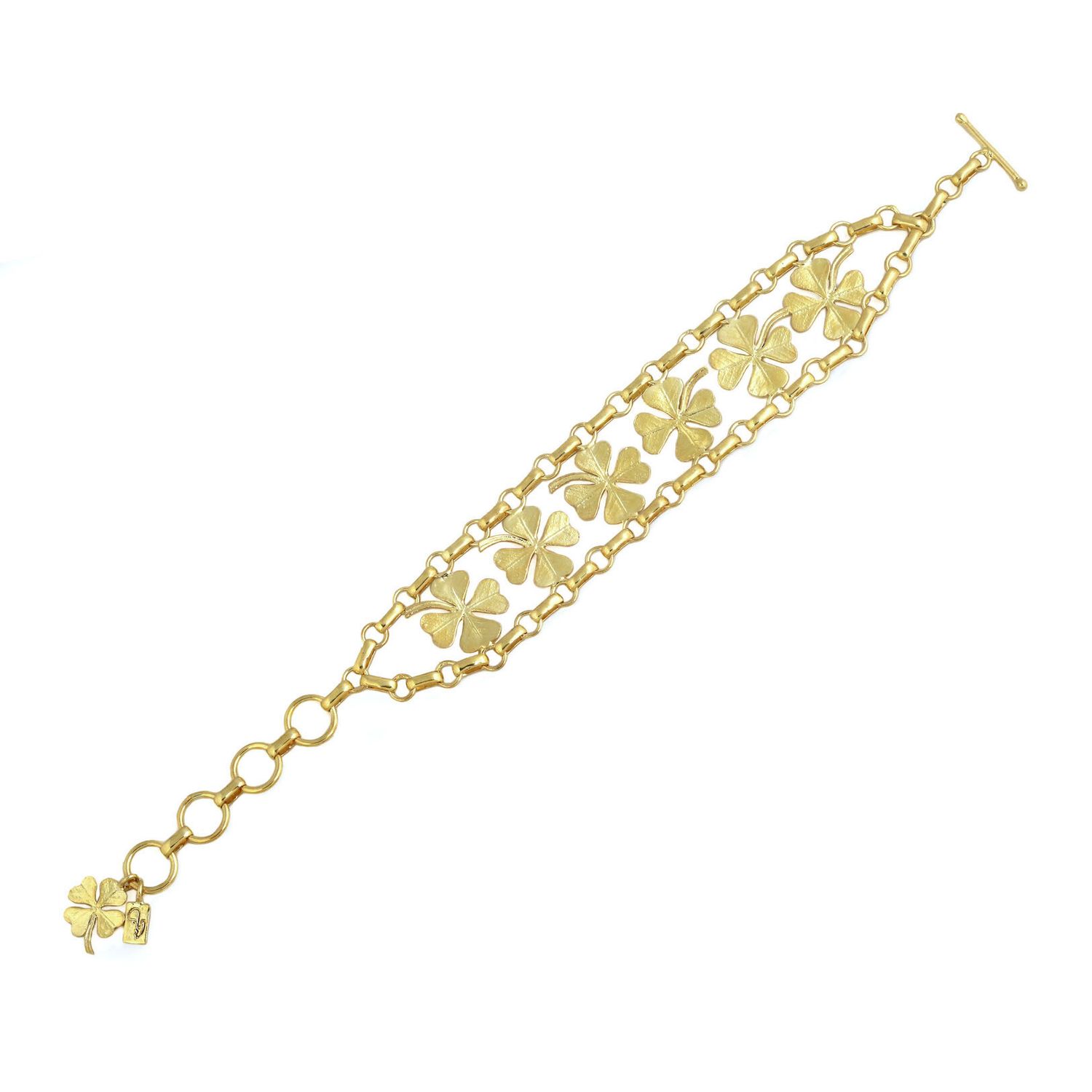 Product shot of clover bracelet by Belgian Christine Bekaert handcrafted statement jewelry 