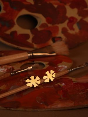 The Pasiphaé Large Studs