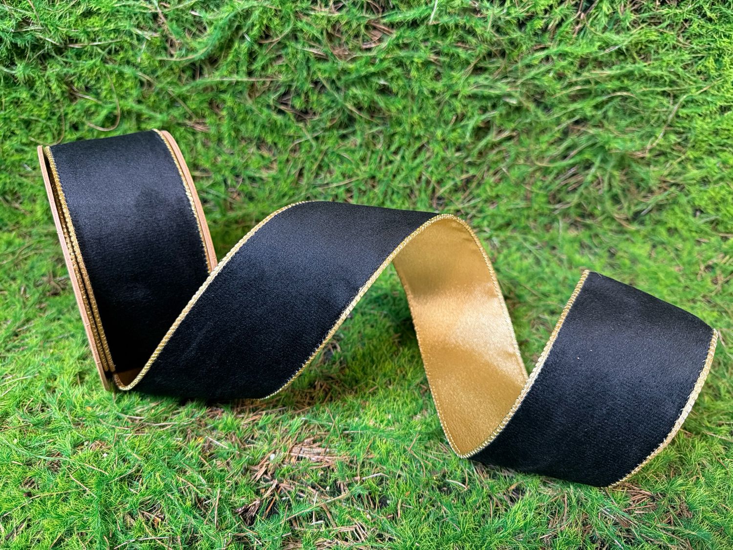 2 1/2" x 10 Yds Reversable Black and Gold Velvet Ribbon