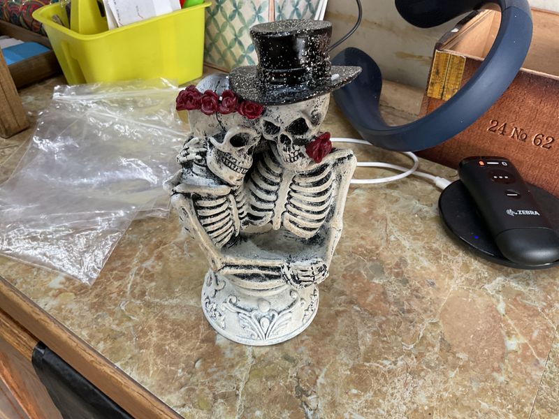 7"H Resin Halloween Skeleton Couple