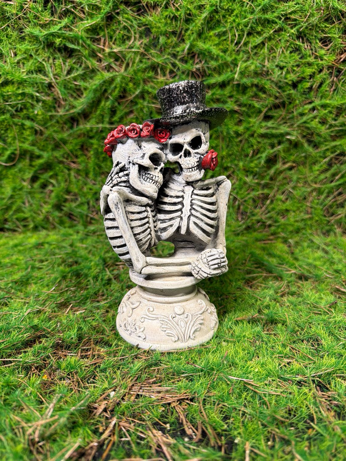 7"H Resin Halloween Skeleton Couple