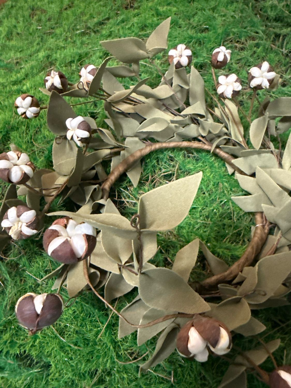 9 Inch Cream Bud w/Eva Foliage Candle Ring