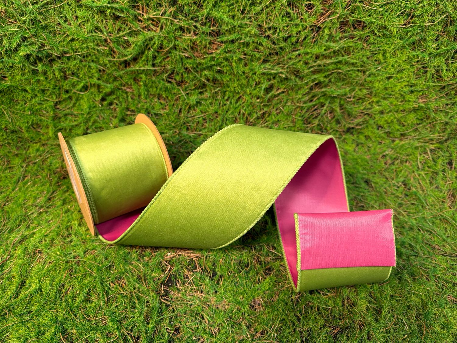 4" Wired Velvet Ribbon | Lime Green w/ Fuchsia Backing | 10yd