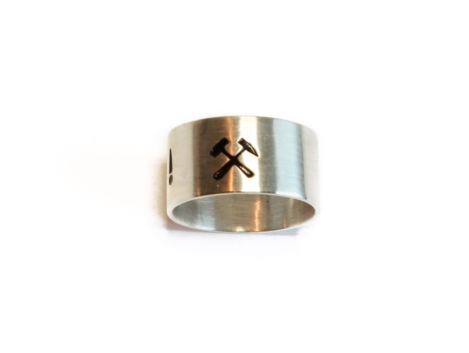 Ring aus Silber mit dem Bergmann-Symbol Schlägel und Eisen.