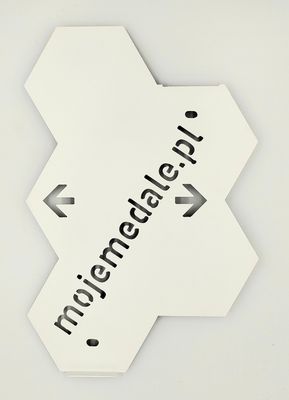 Panel metalowy biały rozmiar: 5 medali