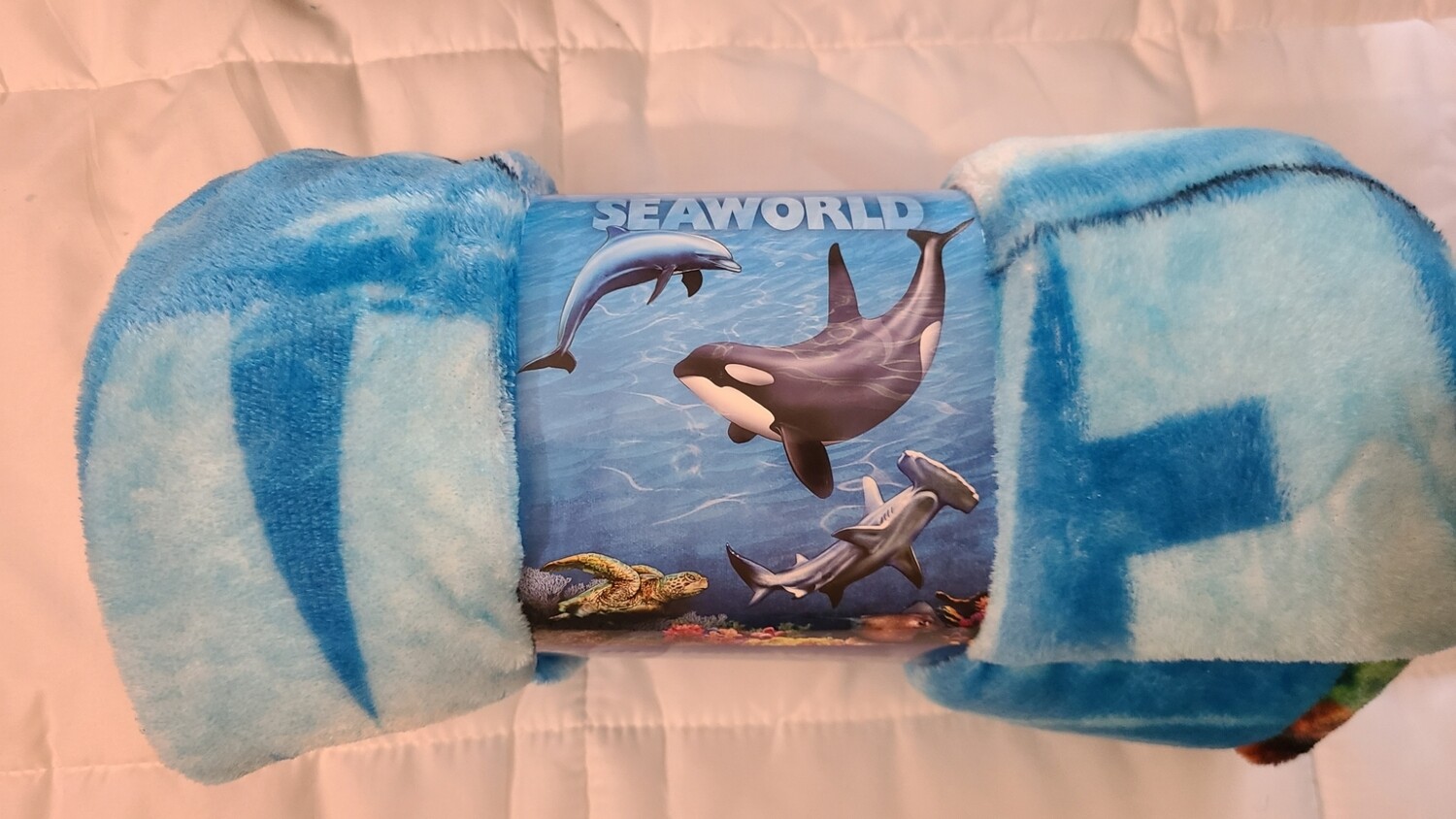 Sea World 50x60&quot; fleece throw
