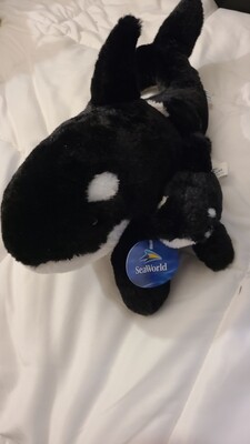 Orca &amp; Calve plush set