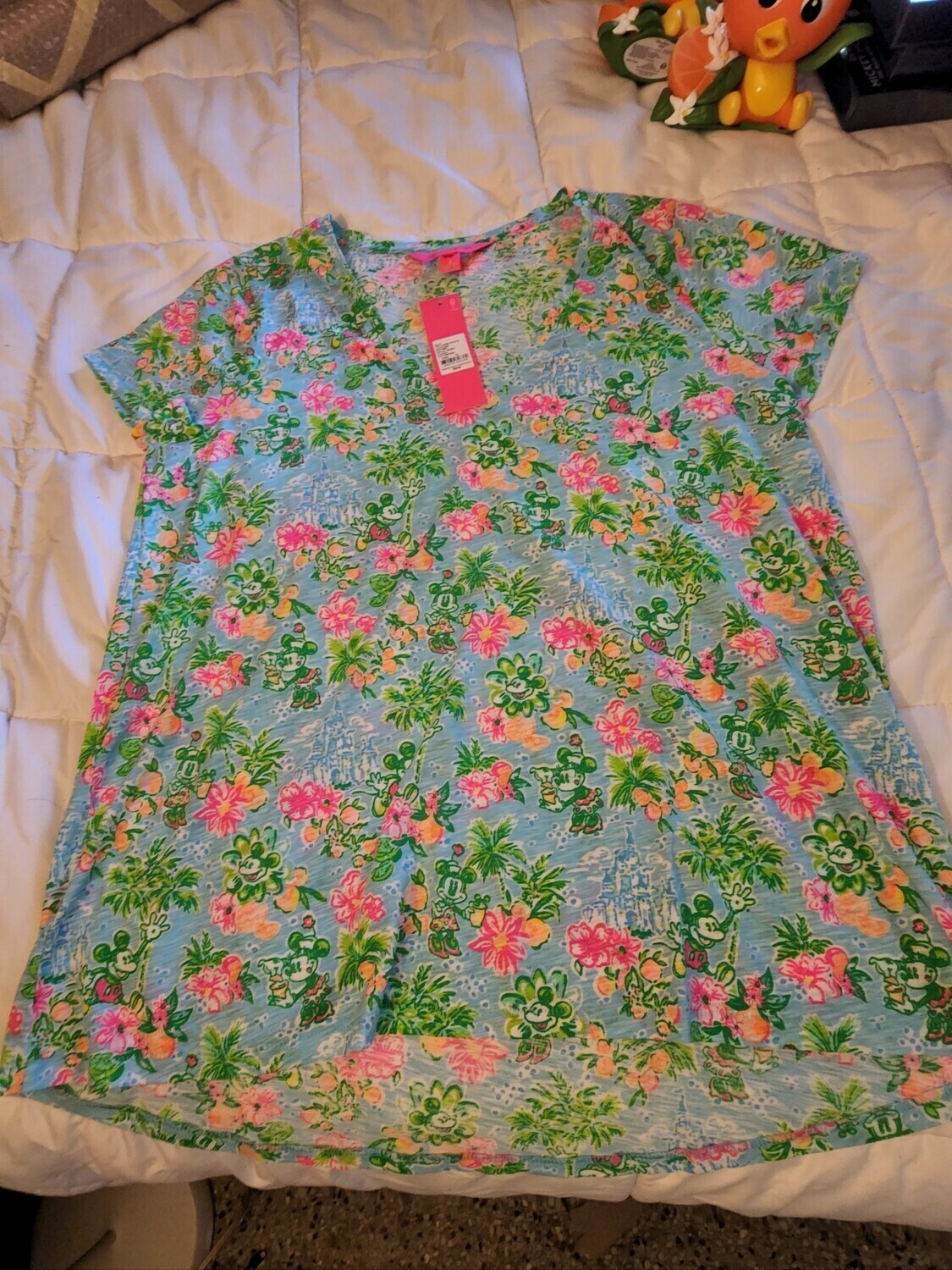 Lilly Pulitzer Disney Etta V-Neck shirt SMALL