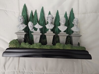 Singing Busts musical figurine