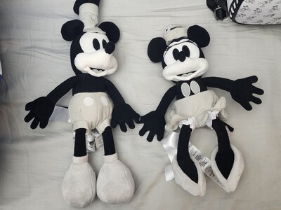 Disney Decades Steamboat Mickey &amp; Minnie plush set