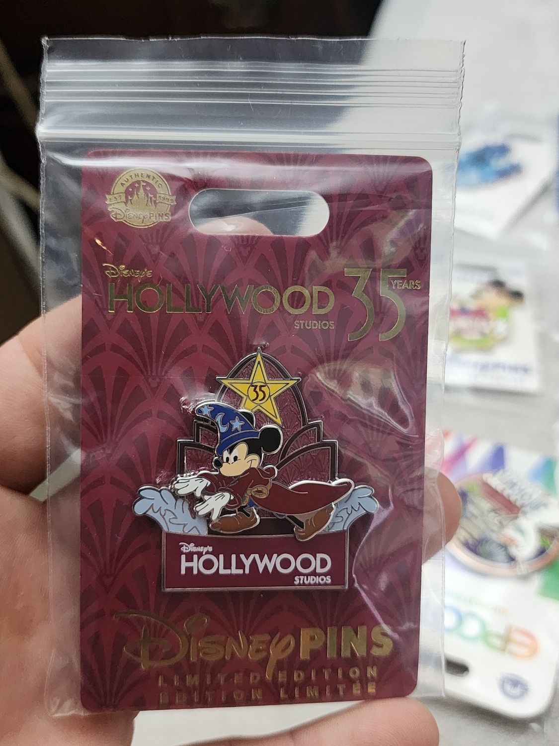 DISNEY HOLLYWOOD STUDIOS 2024 35TH ANNIVERSARY SORCERER MICKEY LE PIN FLAW