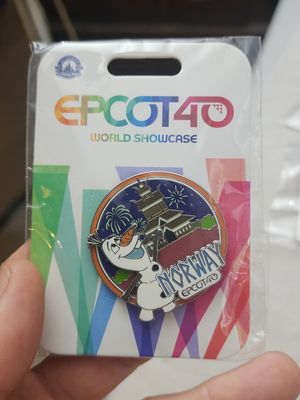 2022 Disney Parks Epcot 40th Anniversary Norway Pavilion LE Pin Olaf