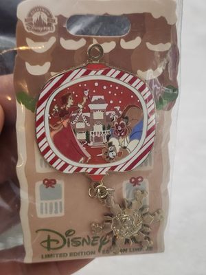 WDW Grand Floridian LE 5000 Holiday Beauty and The Beast Pin