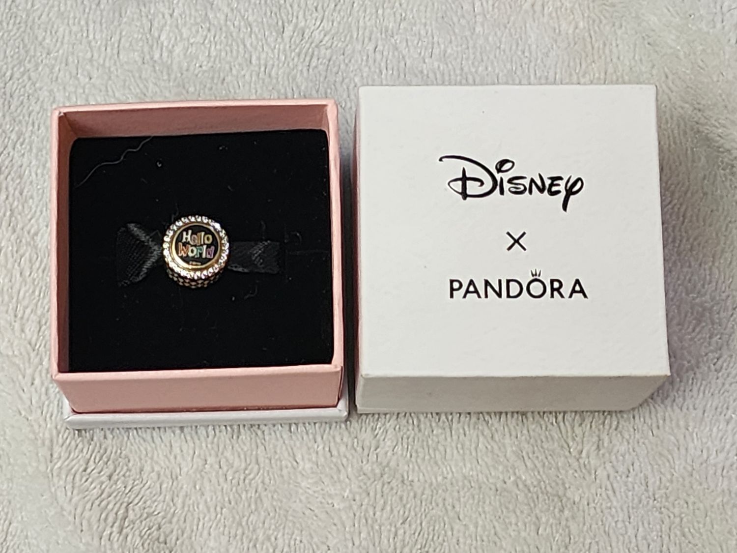 Disney Dmall World Pandora charm