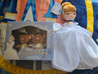 Cinderella 75th plush set
