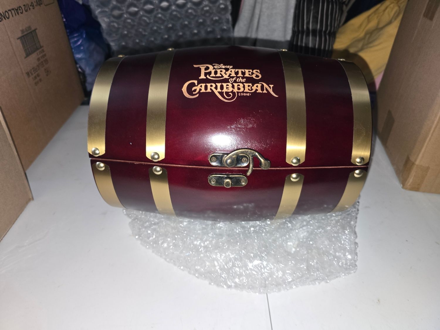 Pirate&#39;s of the Caribbean Chest glass set