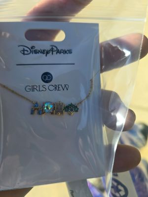 Girls Crew 4 Parks necklace