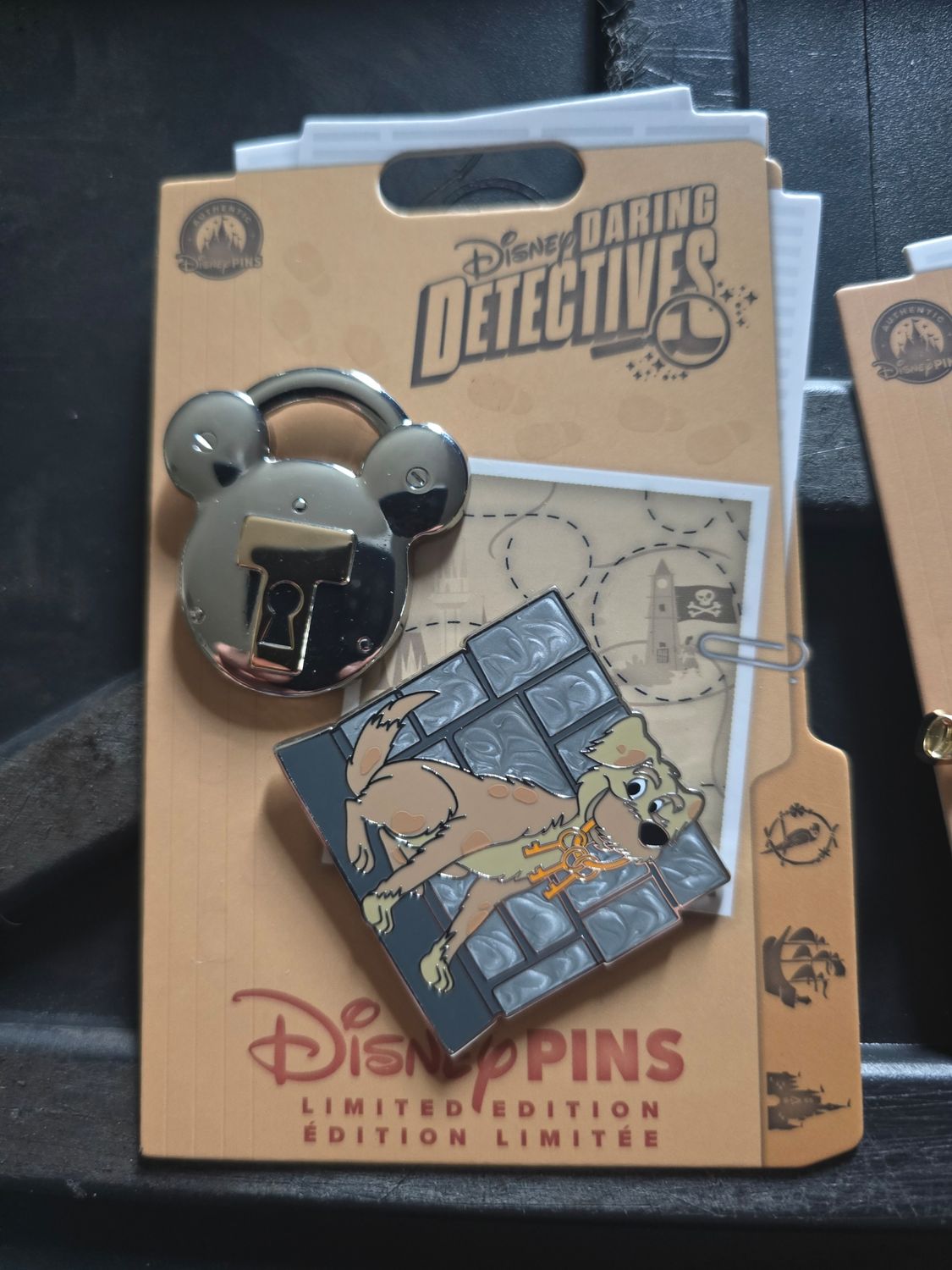 Disney Daring Detectives pin Pirate's of the Caribbean 