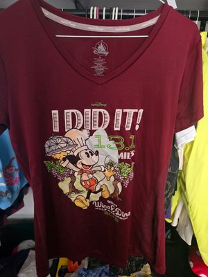 Disney runDisney Wine &amp; Dine Half Marathon 2018 Finisher V-Neck Tee M