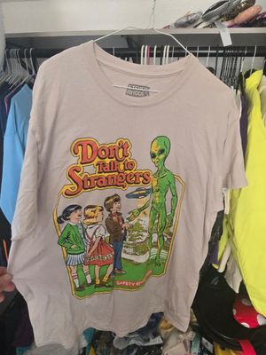 dont talk to strangers t shirt size large steven rhodes alien safety humor