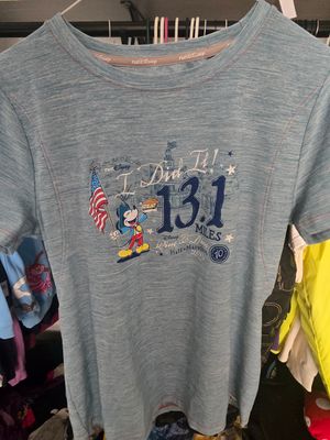 Disney runDisney Wine &amp; Dine Half Marathon 2019 Mickey Chip 'n' Dale T-Shirt M