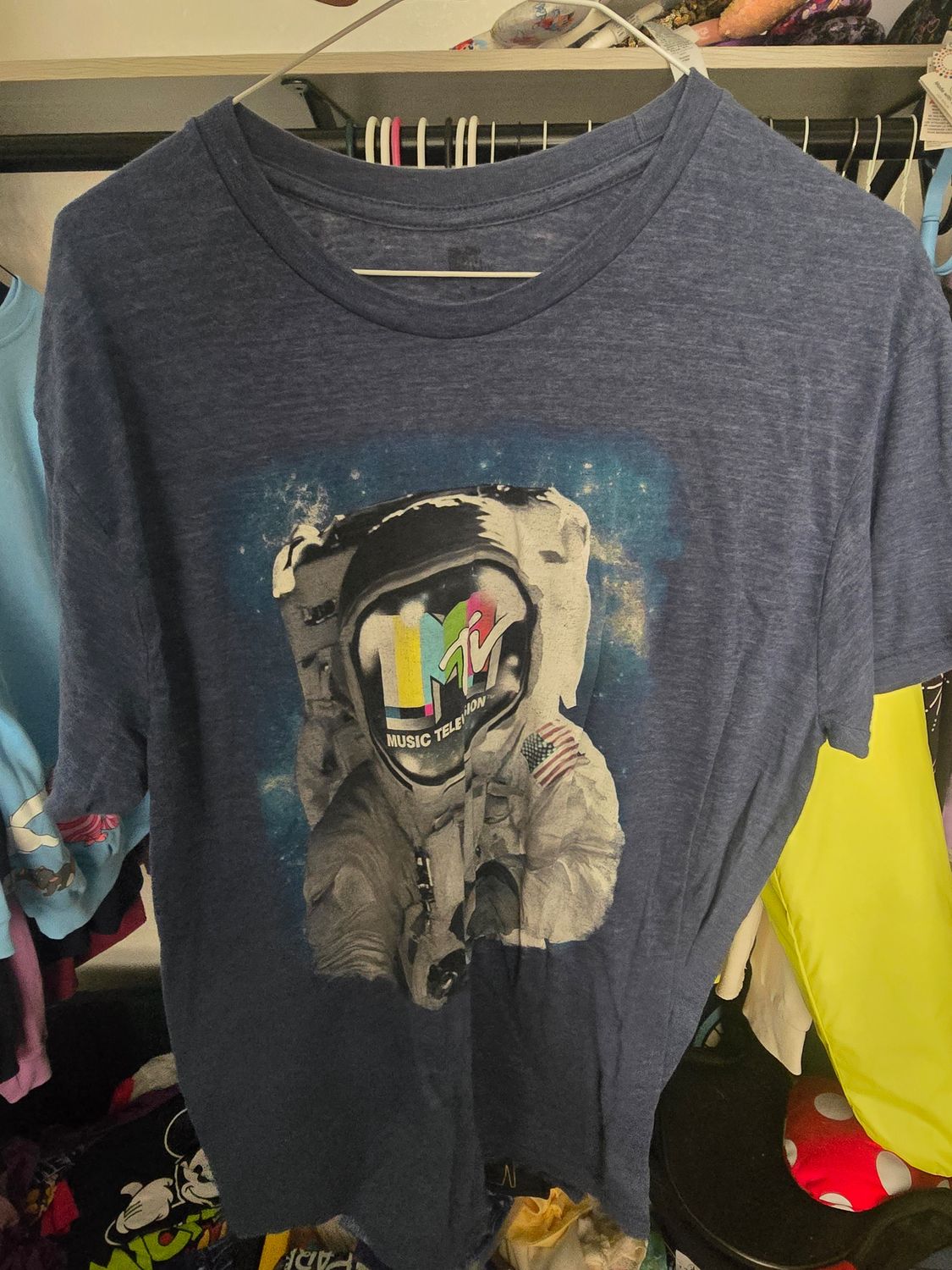 MTV Music Television T-Shirt Mens large Short-Sleeve Astronaut Logo Blue