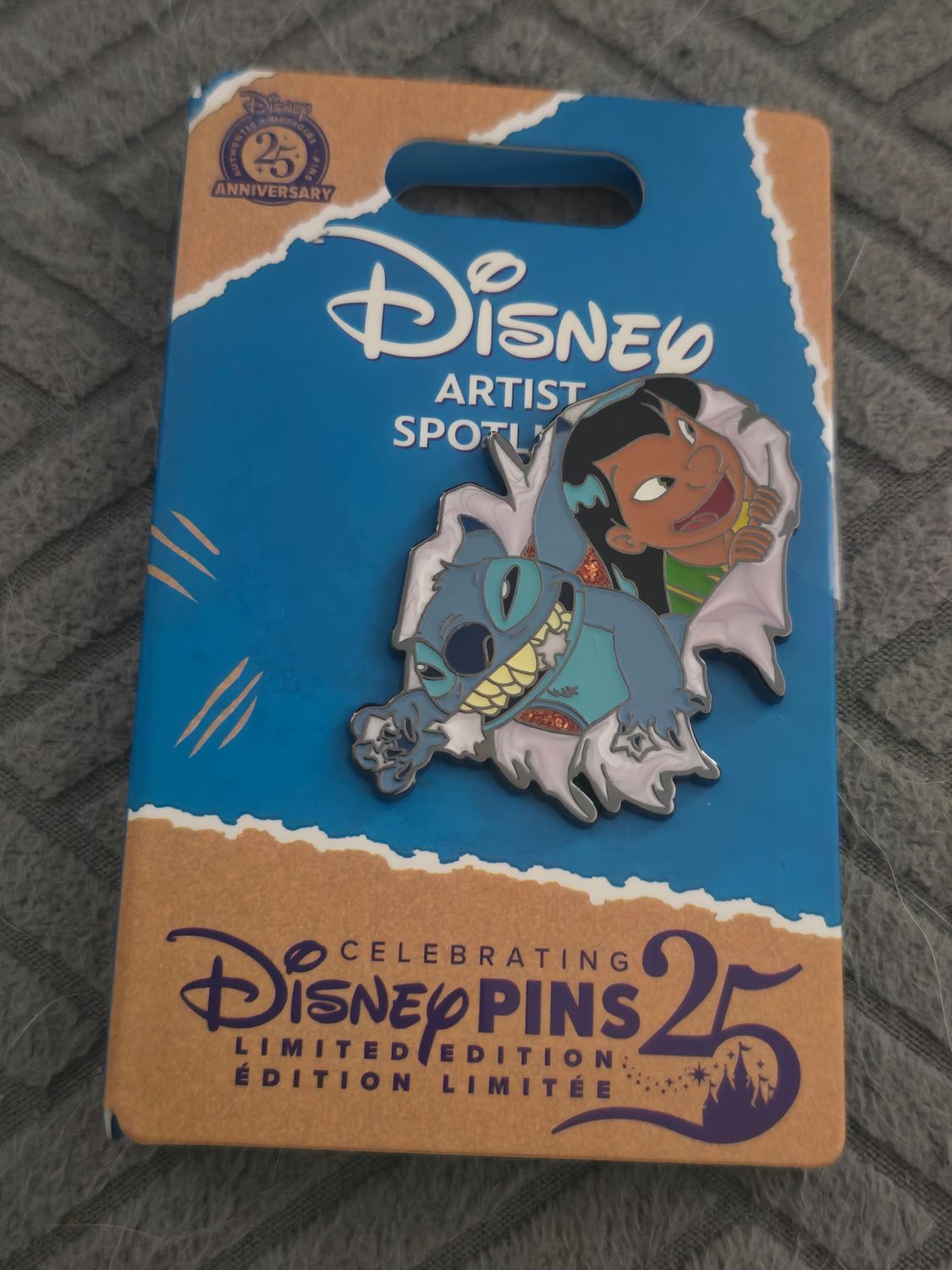 Disbey 25th Anniversary Artist Pin Lilo And Stitch Limited Edition