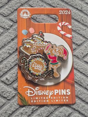 Disney Holiday Gingerbread Boardwalk Resort Donald Duck Pin LE 2500 New
