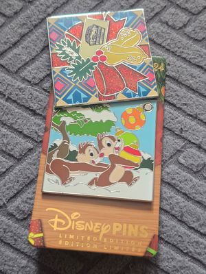 2024 Disney Limited Edition Gift Bix Chip &amp; Dale Christmas Pin Limited Edition