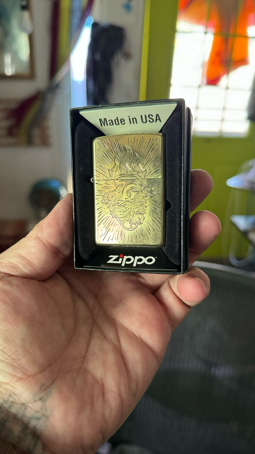 Hand Engraved Zippo Street Lighter
