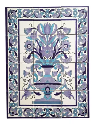 Handbemaltes Fliesenbild Blumenvase in Blautönen, Gesamtansicht frontal, 45x60 cm.