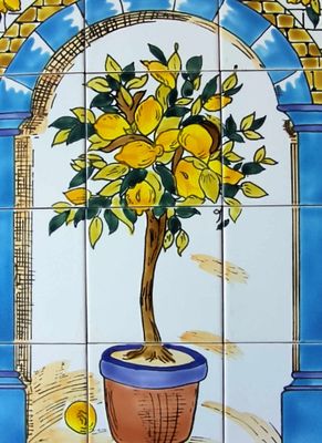 Seitenansicht der Zitronenbaum-Fliesen, zeigt die glänzende Glasur und handgefertigte Details im italienischen Stil
